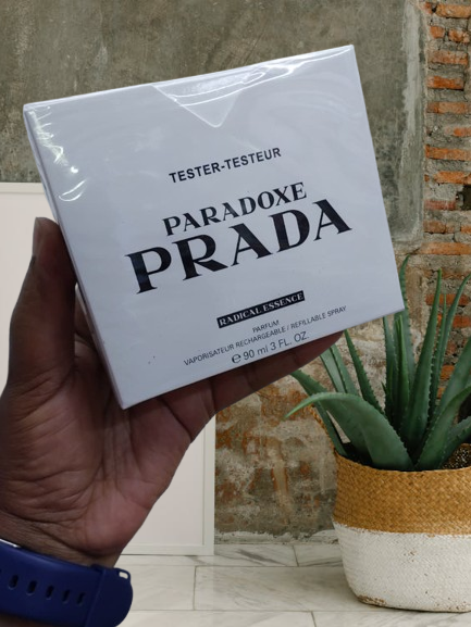 Prada paradoxe radical essence